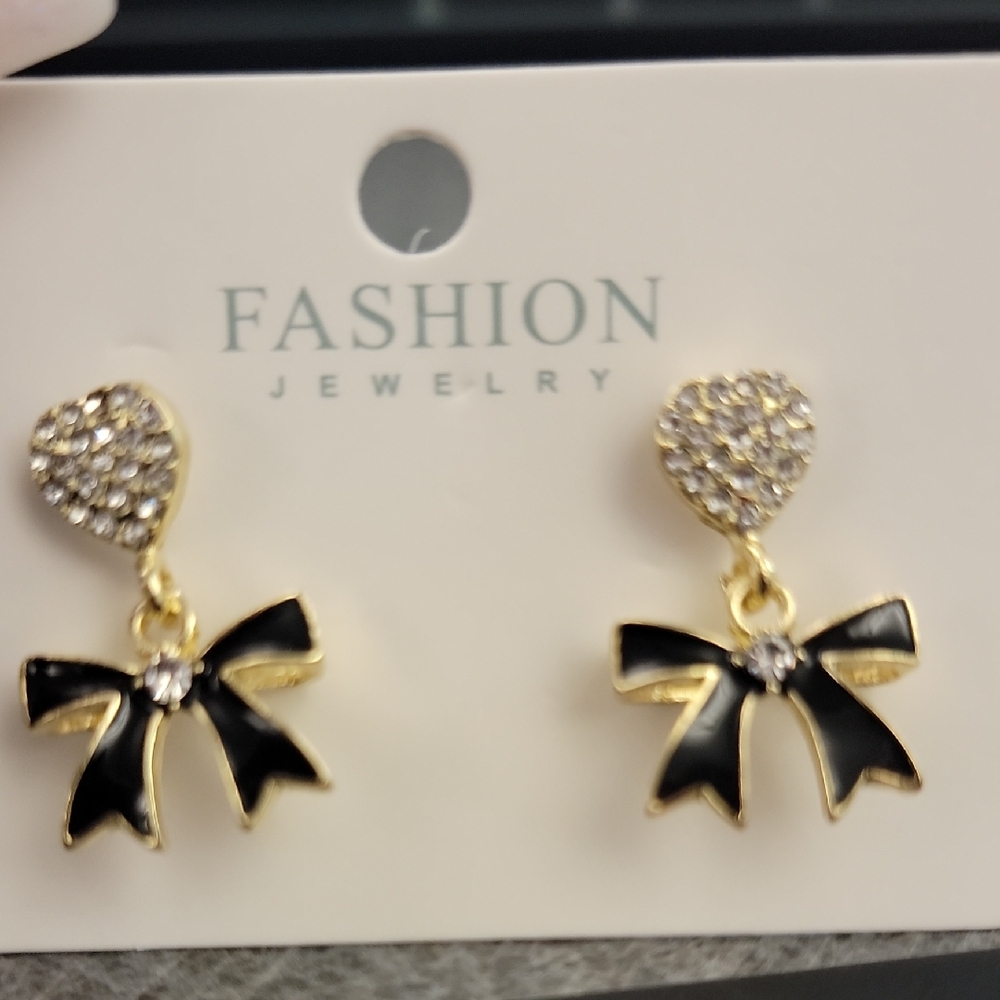Fashion Jewelry Black and Gold Bow Earrings